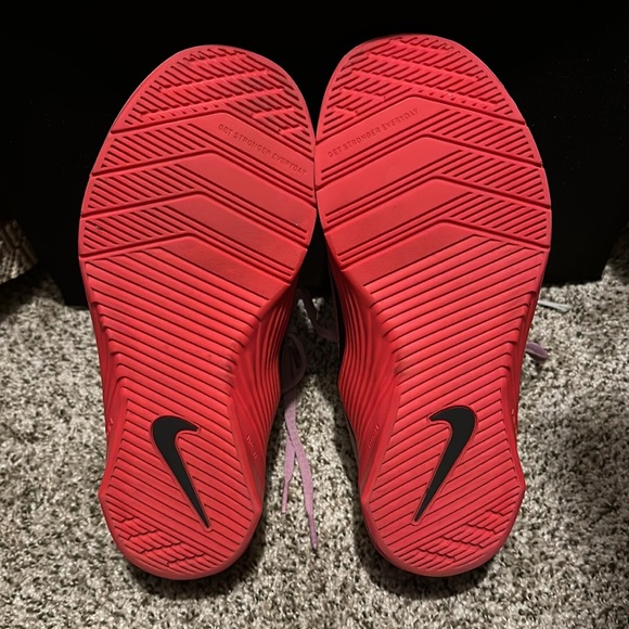 Nike Metcon size 8 women’s lavender/orange/grey - Picture 2 of 5